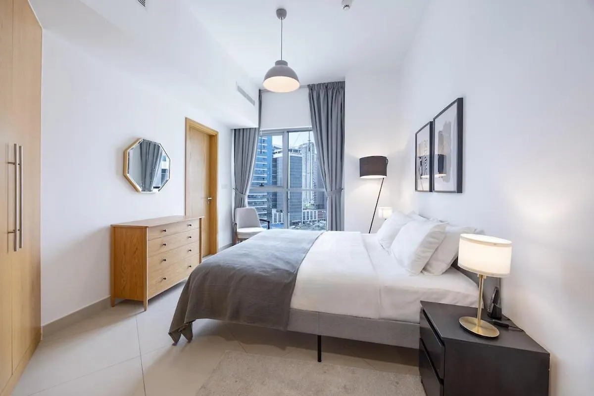 Luxury Downtown 1-Bedroom With Burj Khalifa Views Dubai