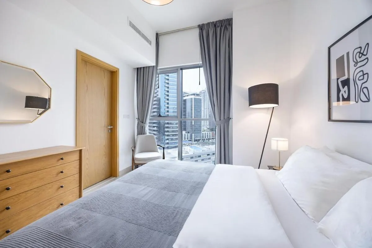 Apartment Luxury Downtown 1-Bedroom With Burj Khalifa Views Dubai