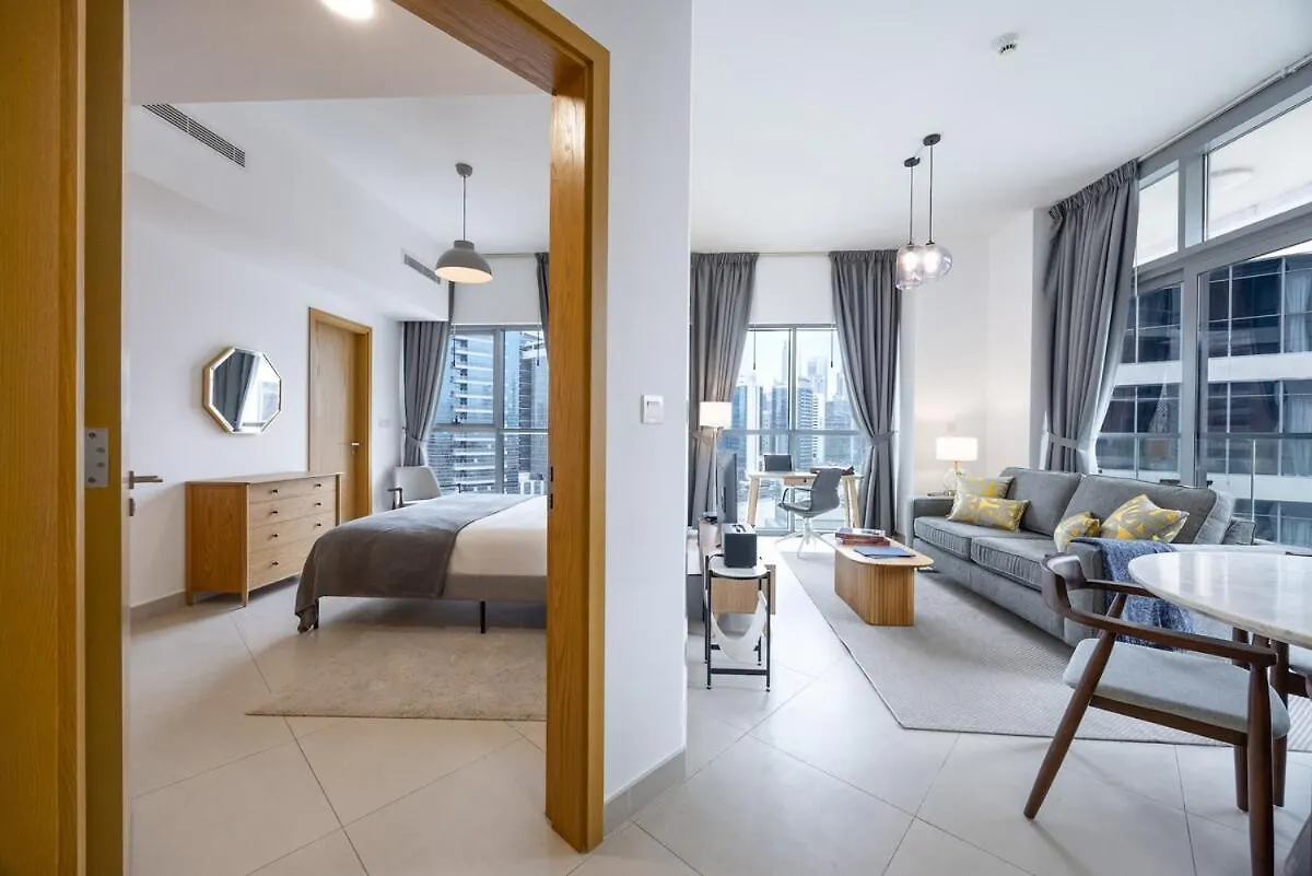 Luxury Downtown 1-Bedroom With Burj Khalifa Views Dubai