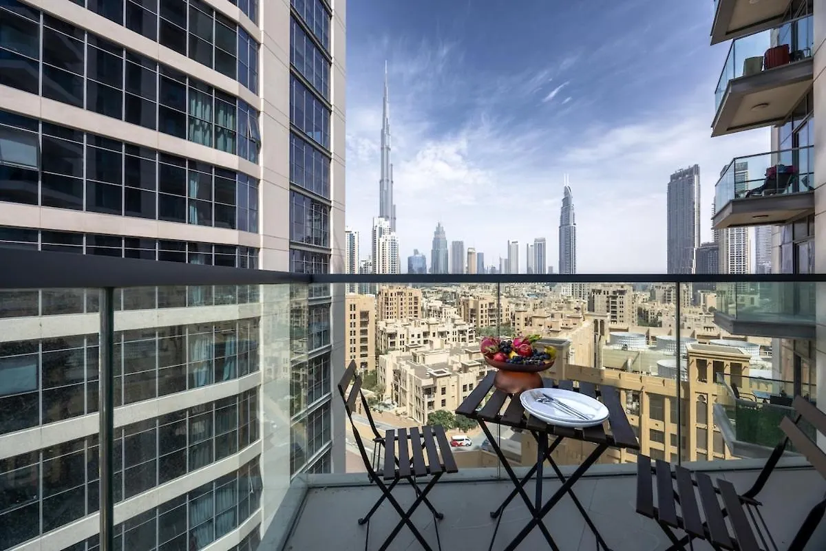 Luxury Downtown 1-Bedroom With Burj Khalifa Views Dubai Daire